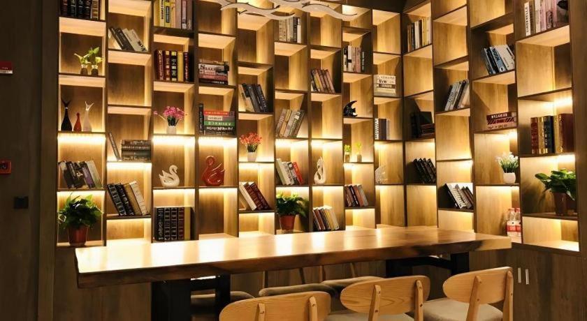 Gya Changzhou Wujin District Hutang New Era Furniture Plaza Hotel Экстерьер фото